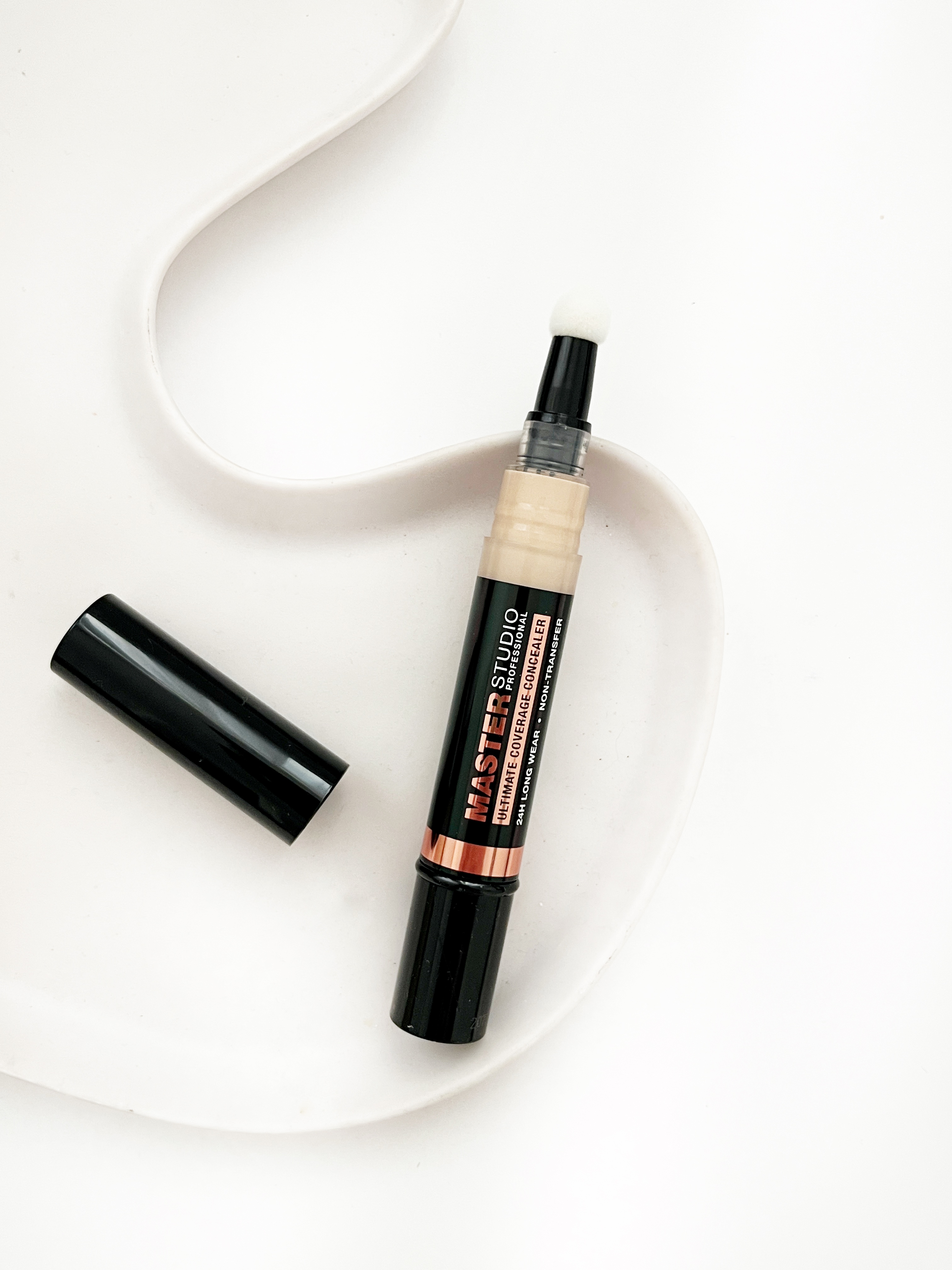 کانسیلر مایع مستر استودیو بل