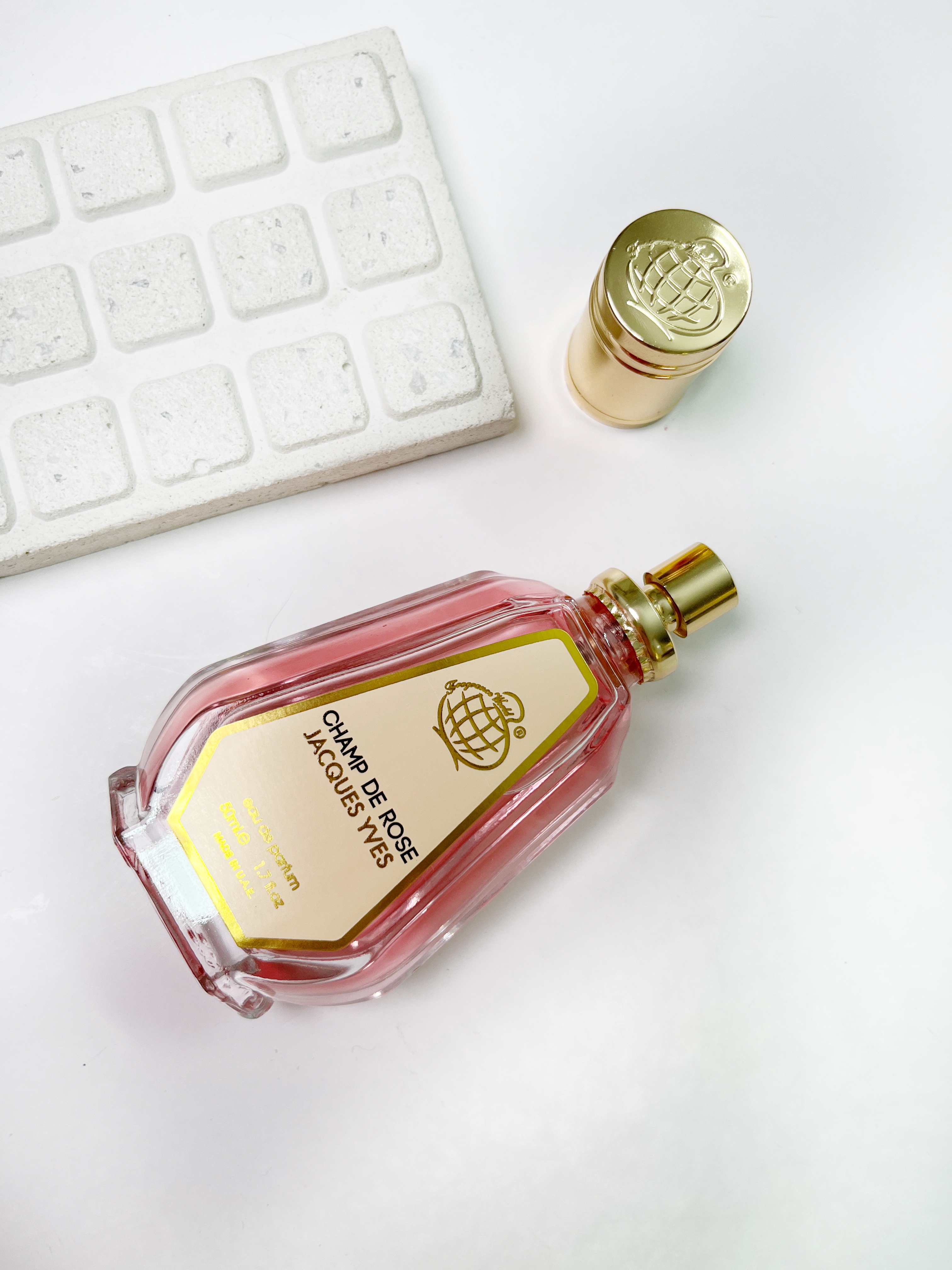 ادکلن زنانه فراگرنس ورد چمپ د رز